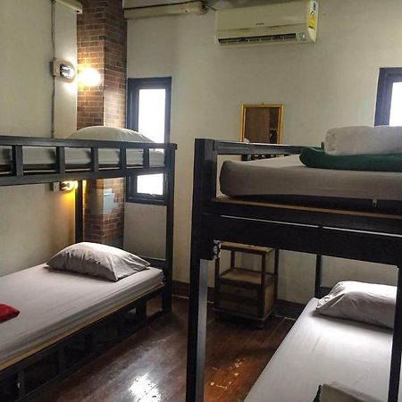 Bed Bangkok Hostel Eksteriør billede