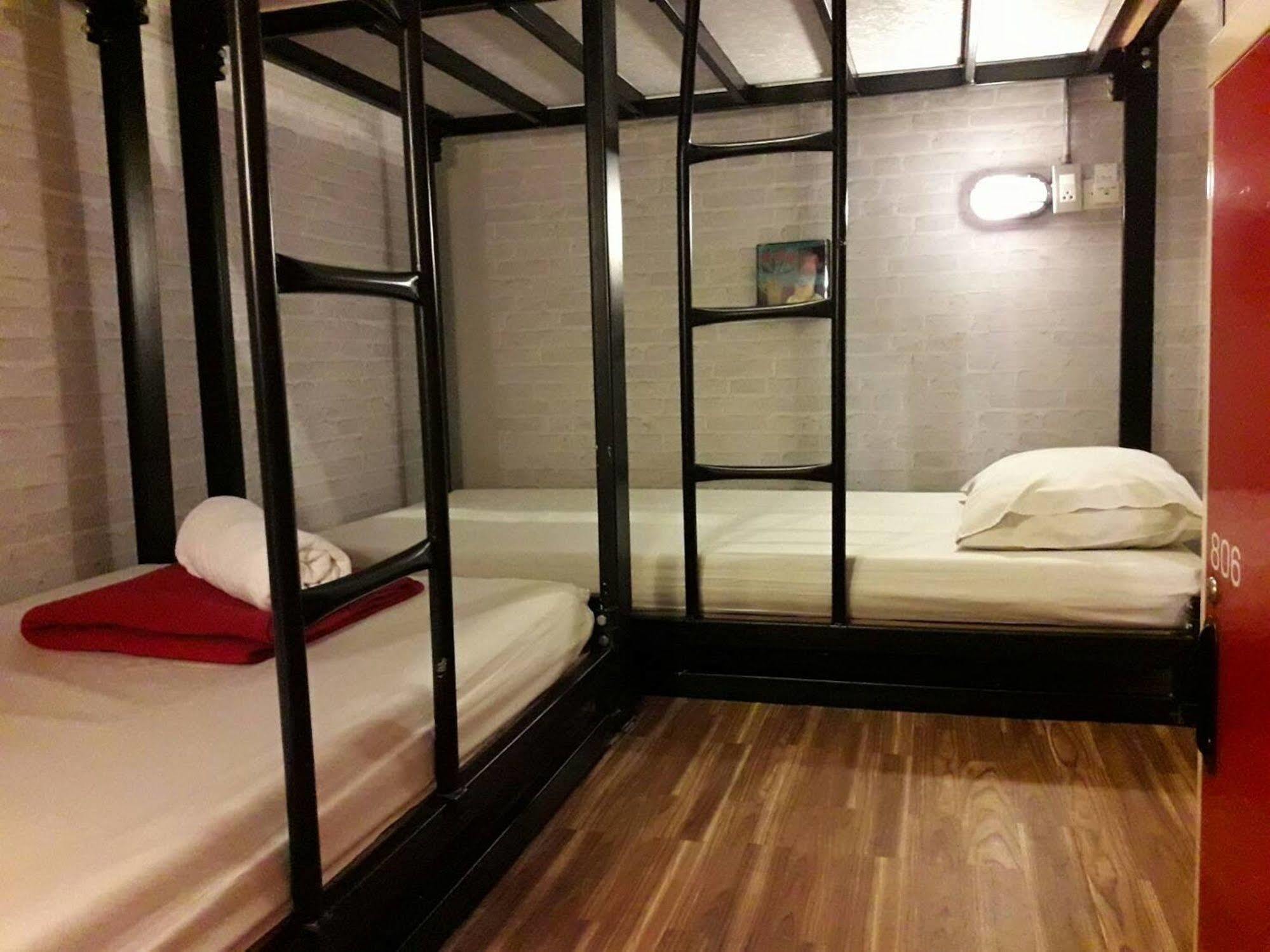 Bed Bangkok Hostel Eksteriør billede